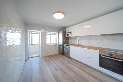 Apartamento T3 para Arrendamento em Urgezes