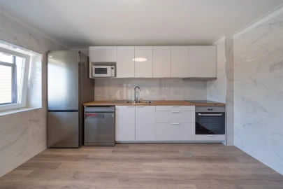 Apartamento T3 para Arrendamento em Urgezes