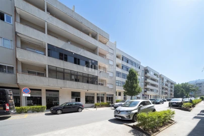 Apartamento T3 para Arrendamento em Urgezes