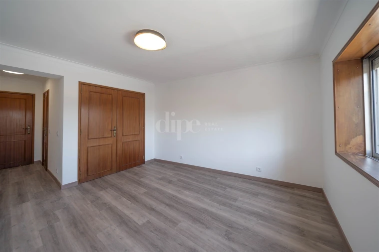 Apartamento T3 para Arrendamento em Urgezes Foto 20