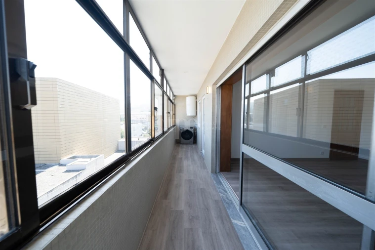 Apartamento T3 para Arrendamento em Urgezes Foto 7