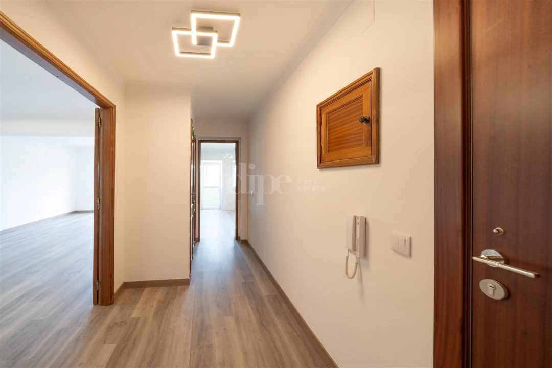 Apartamento T3 para Arrendamento em Urgezes Foto 3