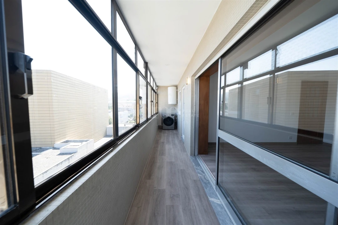Apartamento T3 para Arrendamento em Urgezes Foto 7