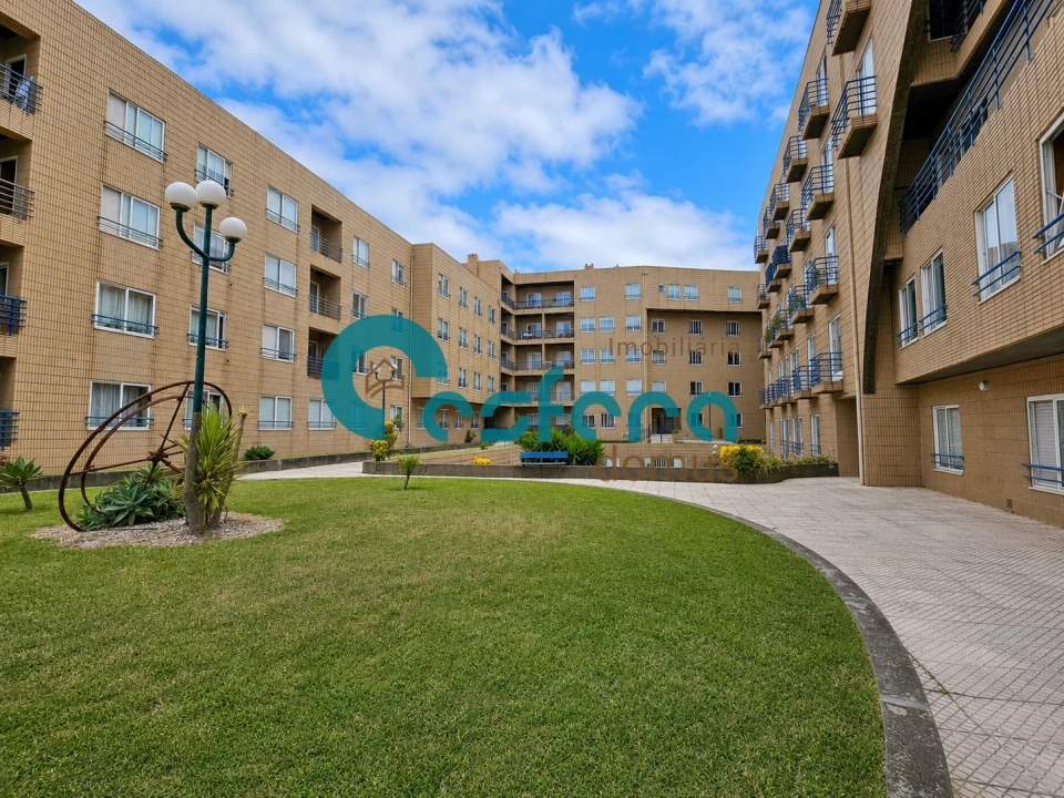 Apartamento T3 para Venda em Gulpilhares e Valadares Foto 1
