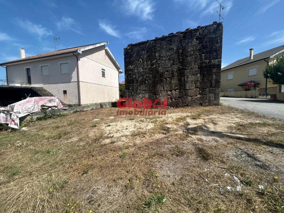 Moradia T2 para Venda em Fornos de Maceira Dão Foto 2