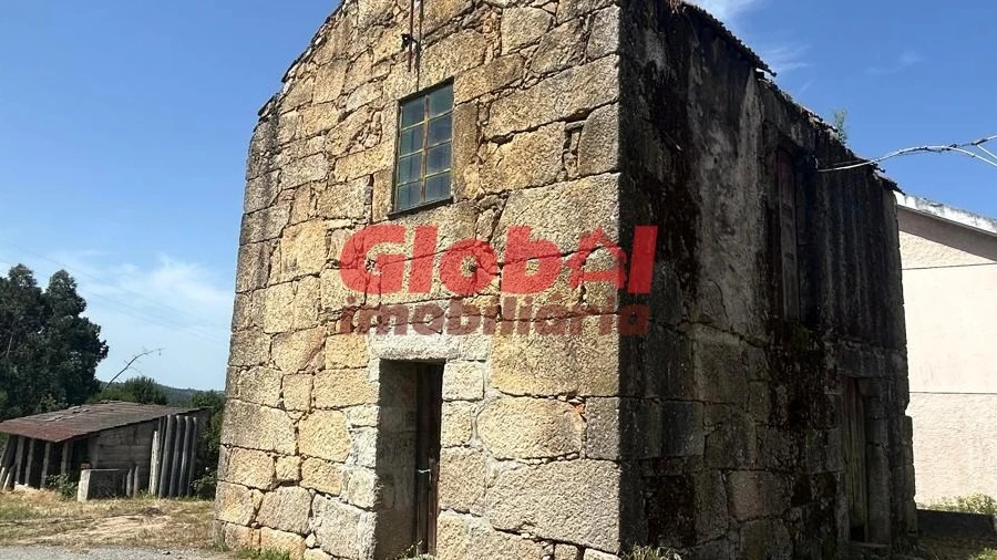 Moradia T2 para Venda em Fornos de Maceira Dão