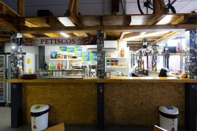 Loja para Venda em Alpendorada, Várzea e Torrão