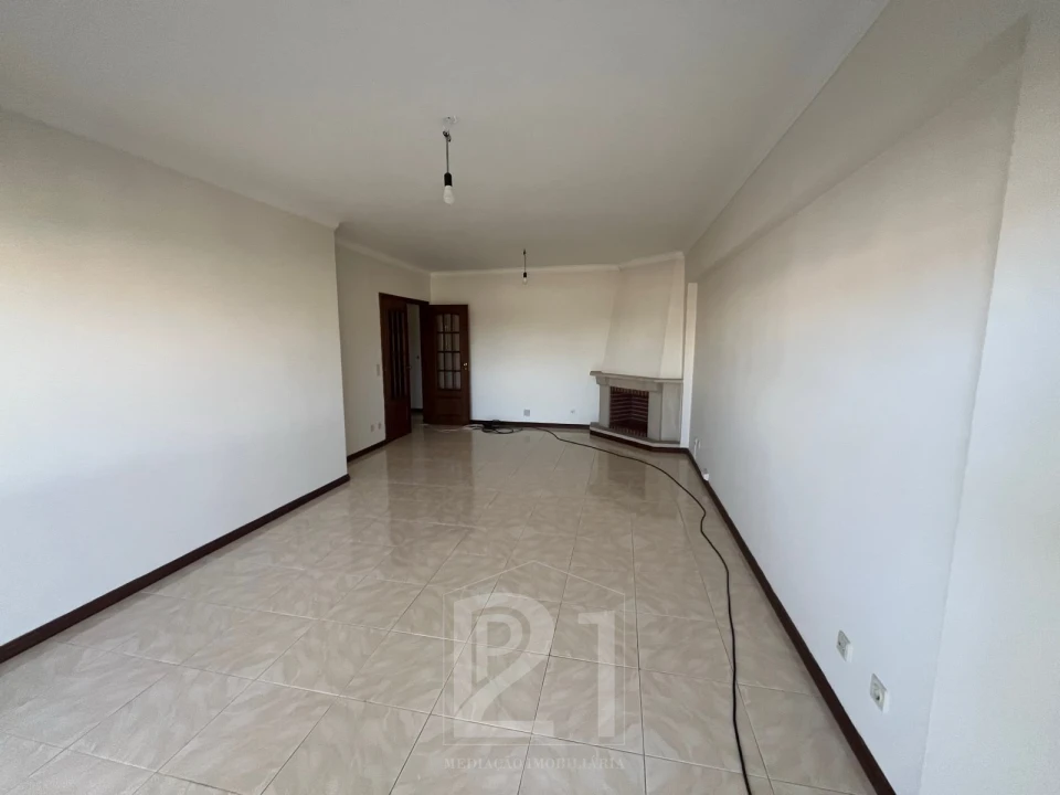 Apartamento T1 para Arrendamento em Cacém e São Marcos Foto 14