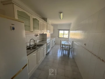 Apartamento T1 para Arrendamento em Cacém e São Marcos
