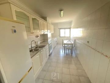 Apartamento T1 para Arrendamento em Cacém e São Marcos