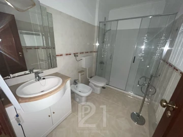 Apartamento T1 para Arrendamento em Cacém e São Marcos