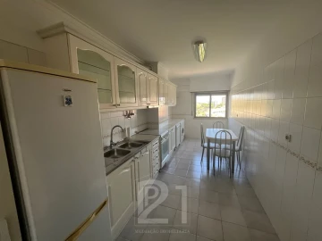 Apartamento T1 para Arrendamento em Cacém e São Marcos