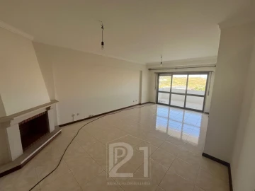 Apartamento T1 para Arrendamento em Cacém e São Marcos