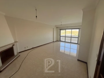 Apartamento T1 para Arrendamento em Cacém e São Marcos