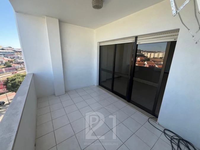Apartamento T1 para Arrendamento em Cacém e São Marcos Foto 16