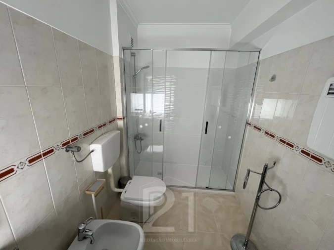 Apartamento T1 para Arrendamento em Cacém e São Marcos Foto 22