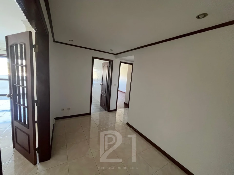 Apartamento T1 para Arrendamento em Cacém e São Marcos Foto 10