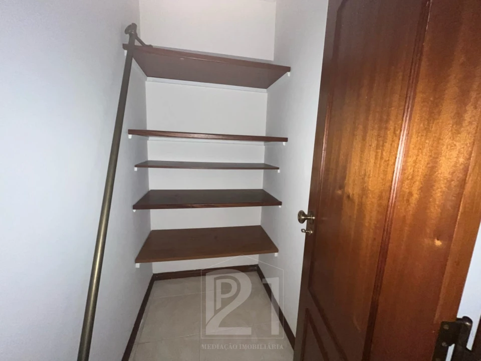 Apartamento T1 para Arrendamento em Cacém e São Marcos Foto 9