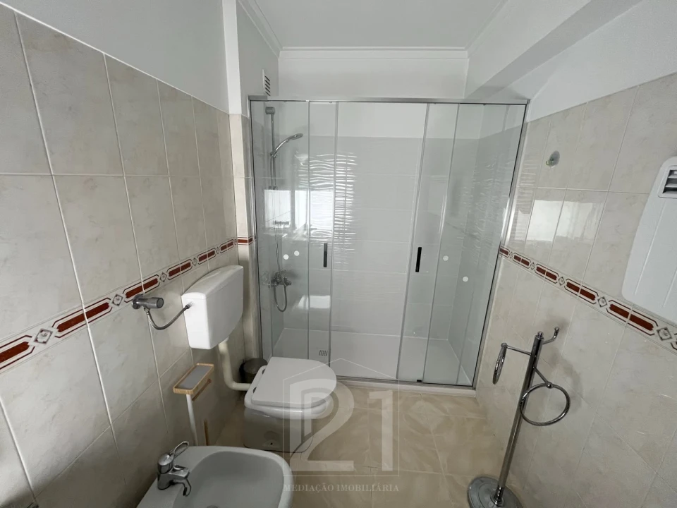 Apartamento T1 para Arrendamento em Cacém e São Marcos Foto 22