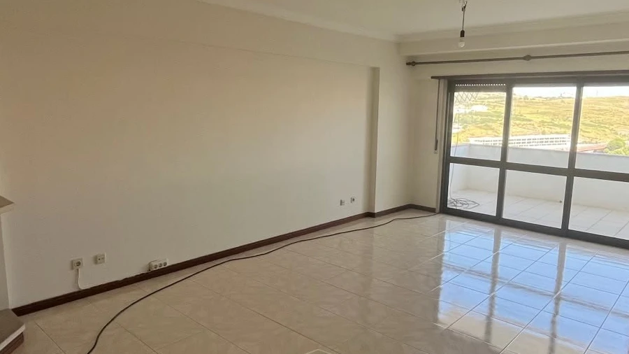 Apartamento T1 para Arrendamento em Cacém e São Marcos