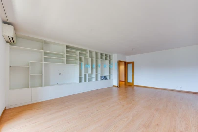 Apartamento T3 para Venda em Ramalde