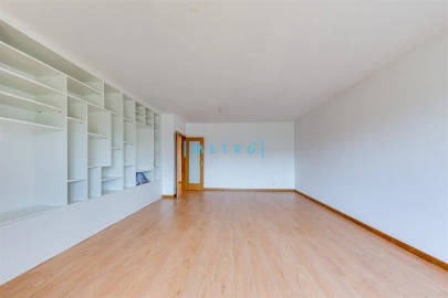 Apartamento T3 para Venda em Ramalde