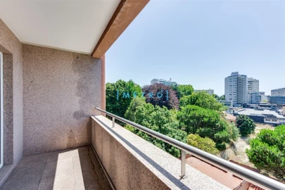 Apartamento T3 para Venda em Ramalde