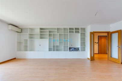 Apartamento T3 para Venda em Ramalde