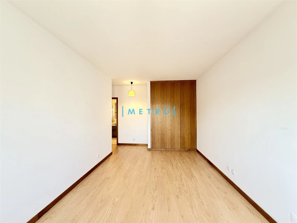 Apartamento T3 para Venda em Ramalde Foto 14