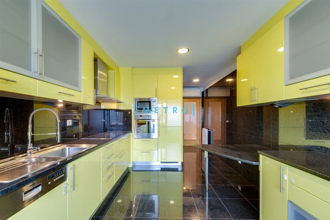 Apartamento T3 para Venda em Ramalde Foto 12