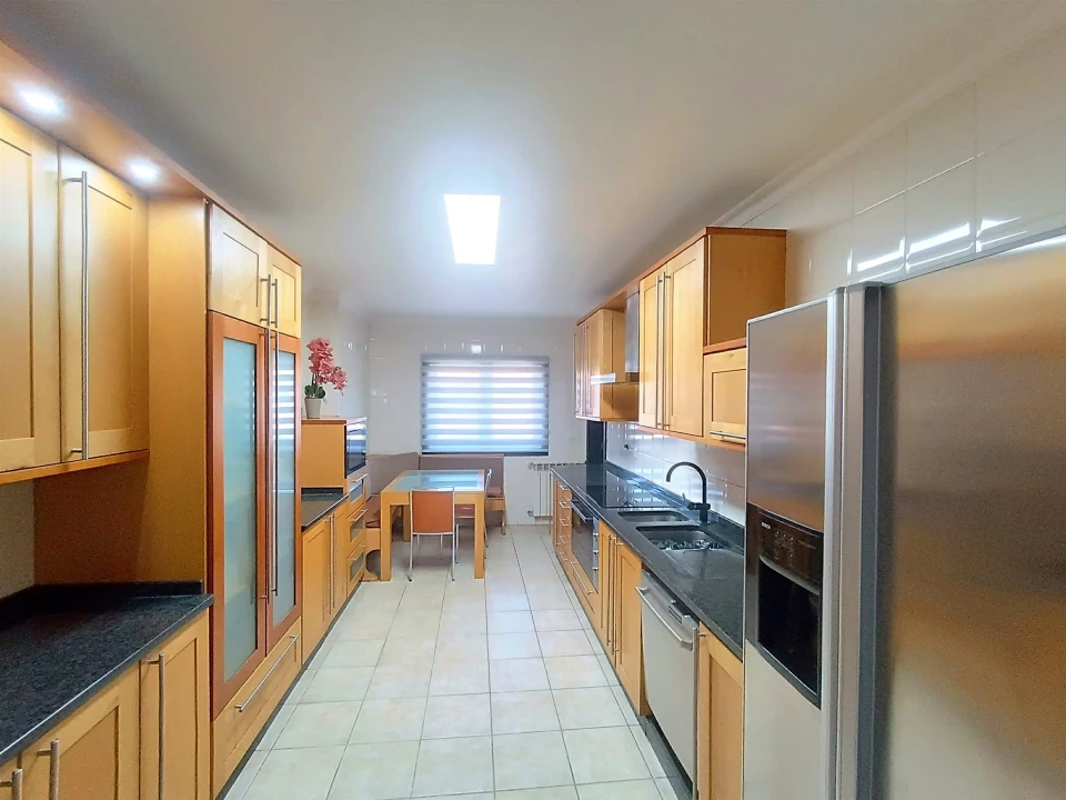Apartamento T3 para Venda em Sé, Santa Maria e Meixedo Foto 11