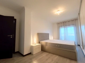 Apartamento T3 para Venda em Sé, Santa Maria e Meixedo