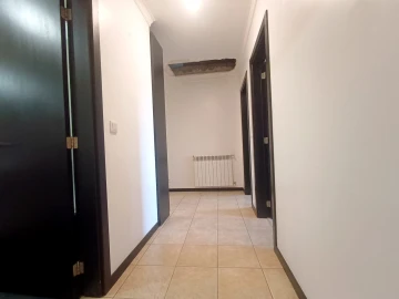 Apartamento T3 para Venda em Sé, Santa Maria e Meixedo