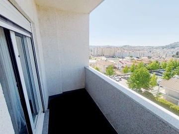 Apartamento T3 para Venda em Sé, Santa Maria e Meixedo