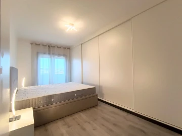 Apartamento T3 para Venda em Sé, Santa Maria e Meixedo