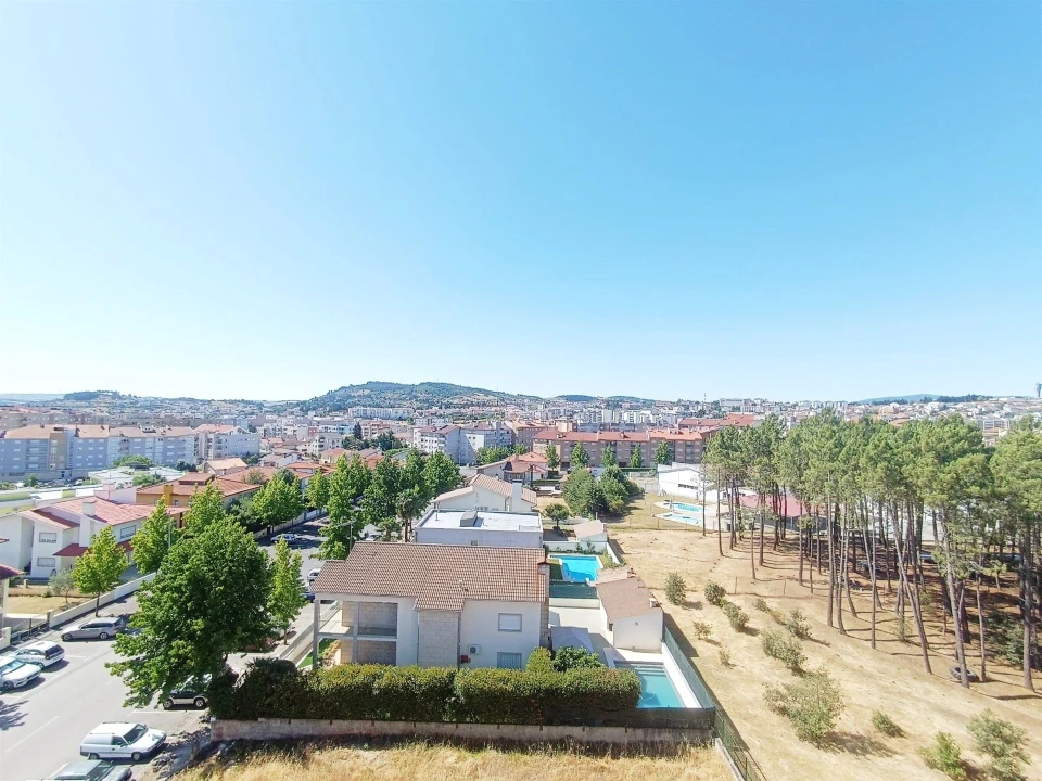 Apartamento T3 para Venda em Sé, Santa Maria e Meixedo Foto 39