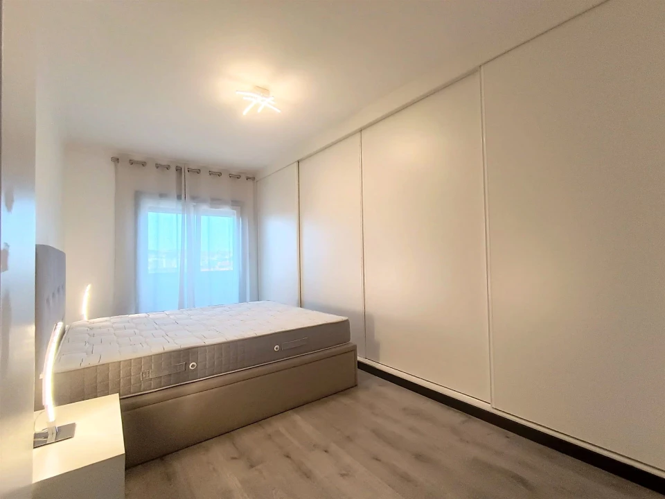 Apartamento T3 para Venda em Sé, Santa Maria e Meixedo Foto 32