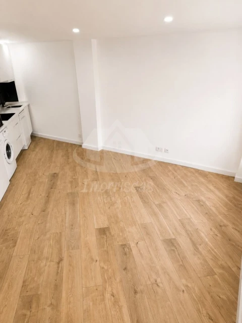 Apartamento T1 para Venda em Águas Livres