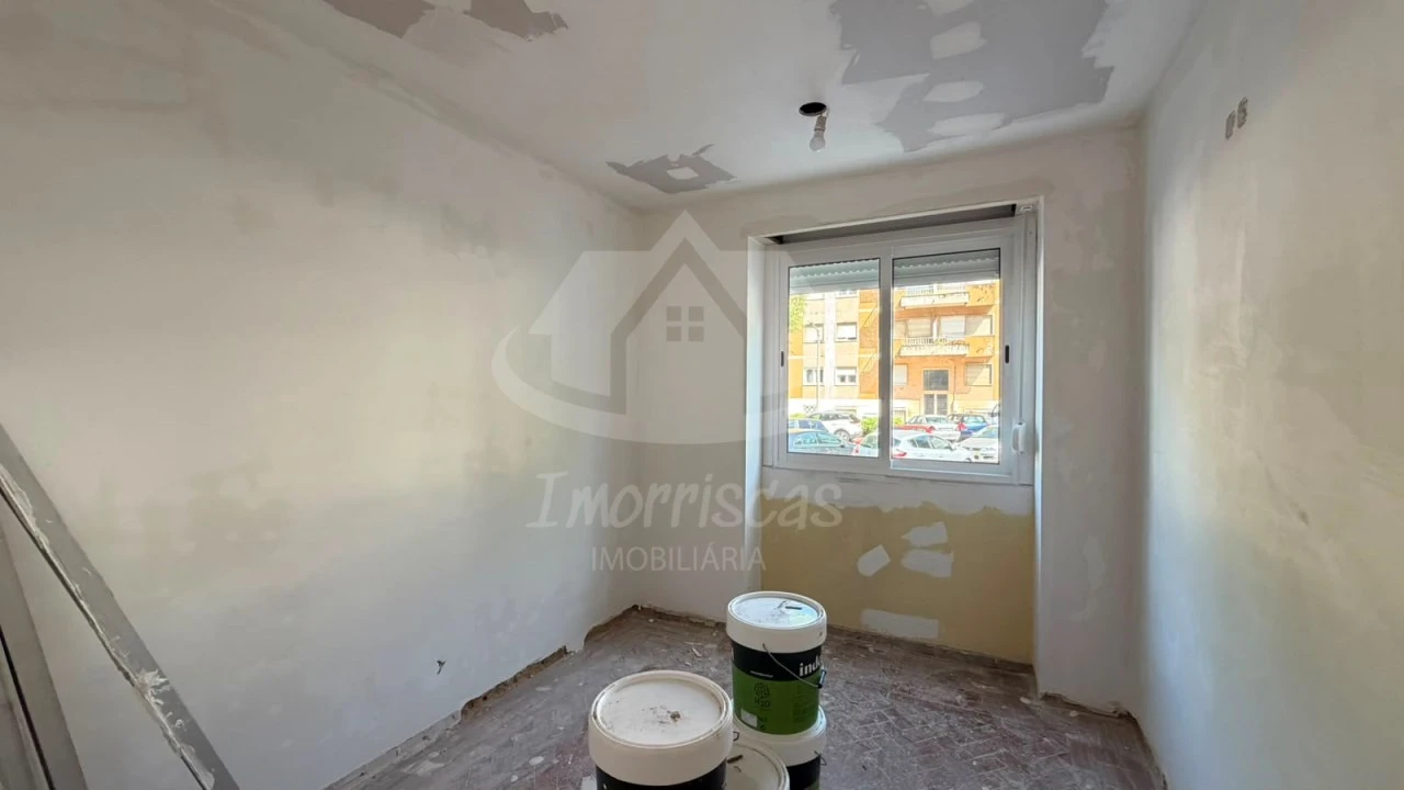 Apartamento T2 para Venda em Odivelas Foto 9