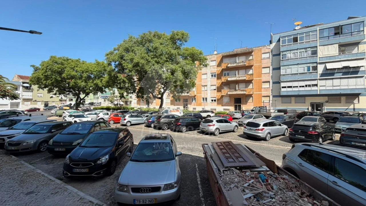 Apartamento T2 para Venda em Odivelas Foto 13