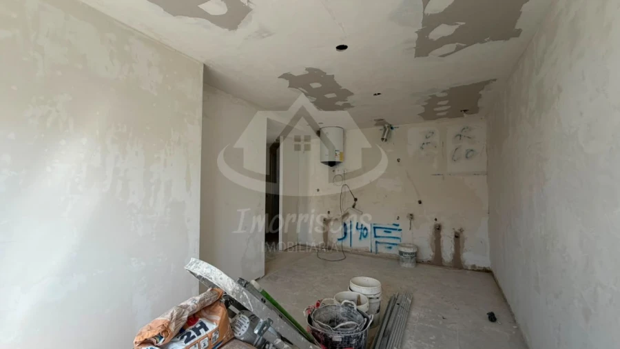 Apartamento T2 para Venda em Odivelas Foto 2