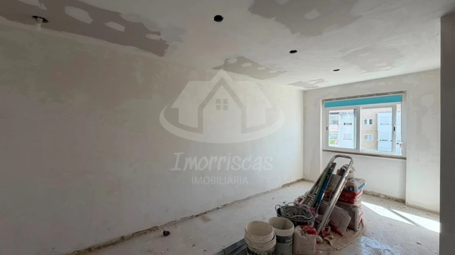 Apartamento T2 para Venda em Odivelas Foto 5