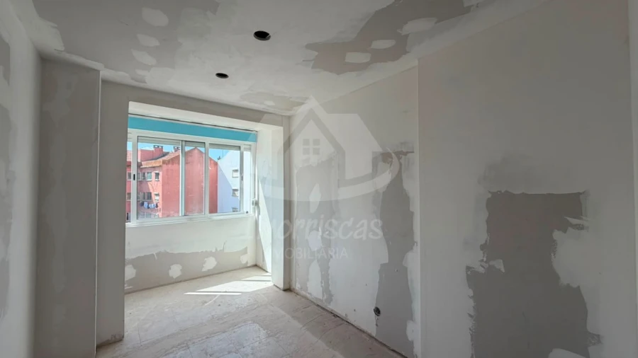 Apartamento T2 para Venda em Odivelas Foto 11