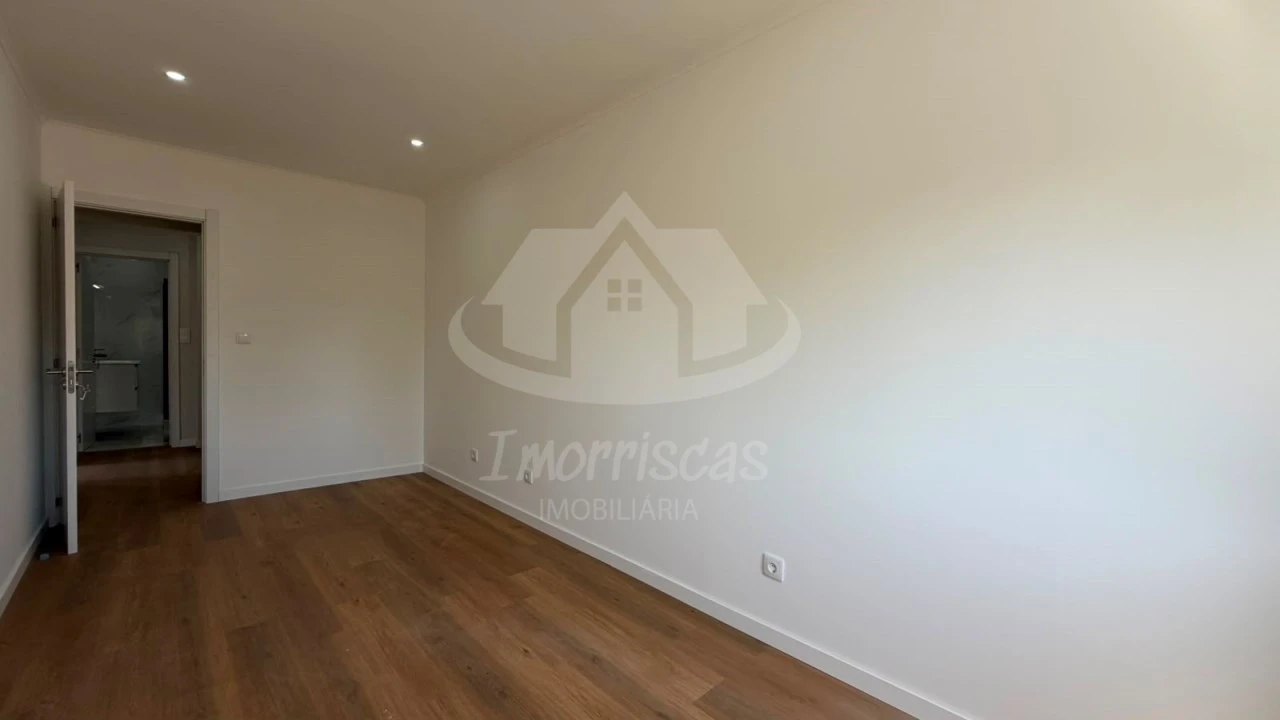 Apartamento T1 para Venda em Odivelas Foto 8
