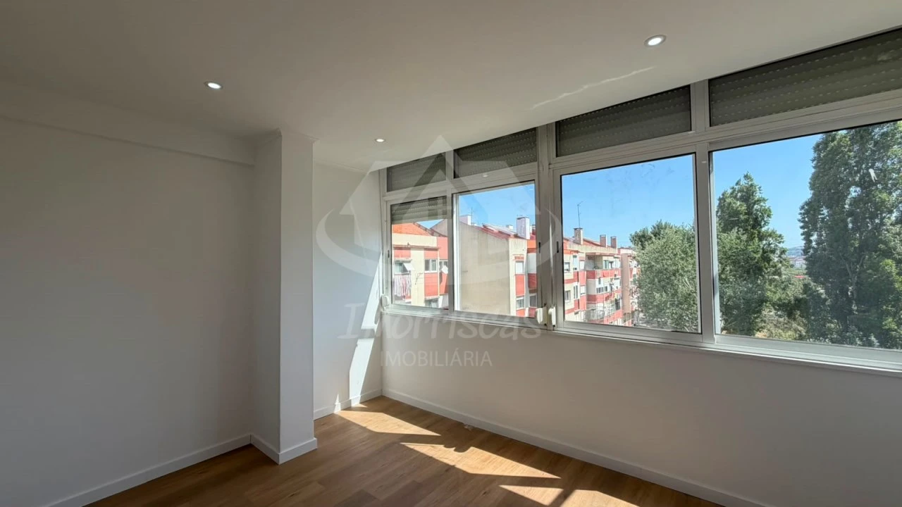 Apartamento T1 para Venda em Odivelas Foto 17