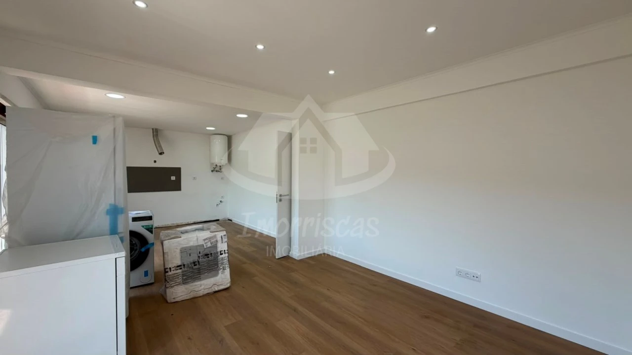 Apartamento T1 para Venda em Odivelas Foto 21