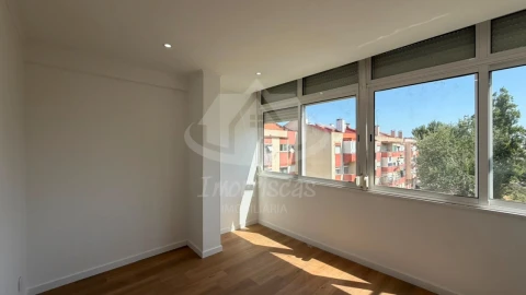 Apartamento T1 para Venda em Odivelas
