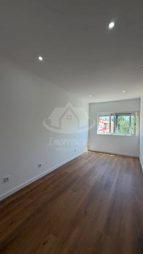 Apartamento T1 para Venda em Odivelas