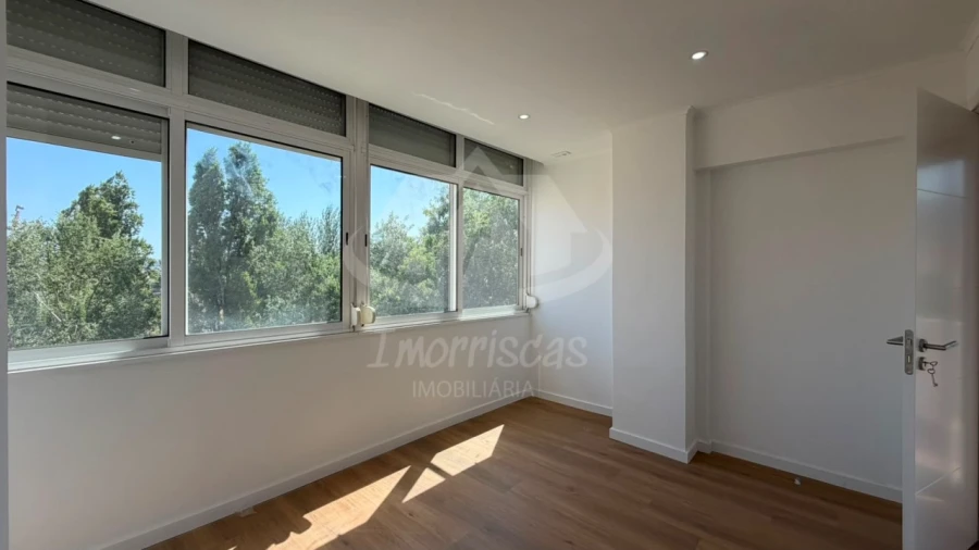 Apartamento T1 para Venda em Odivelas Foto 15