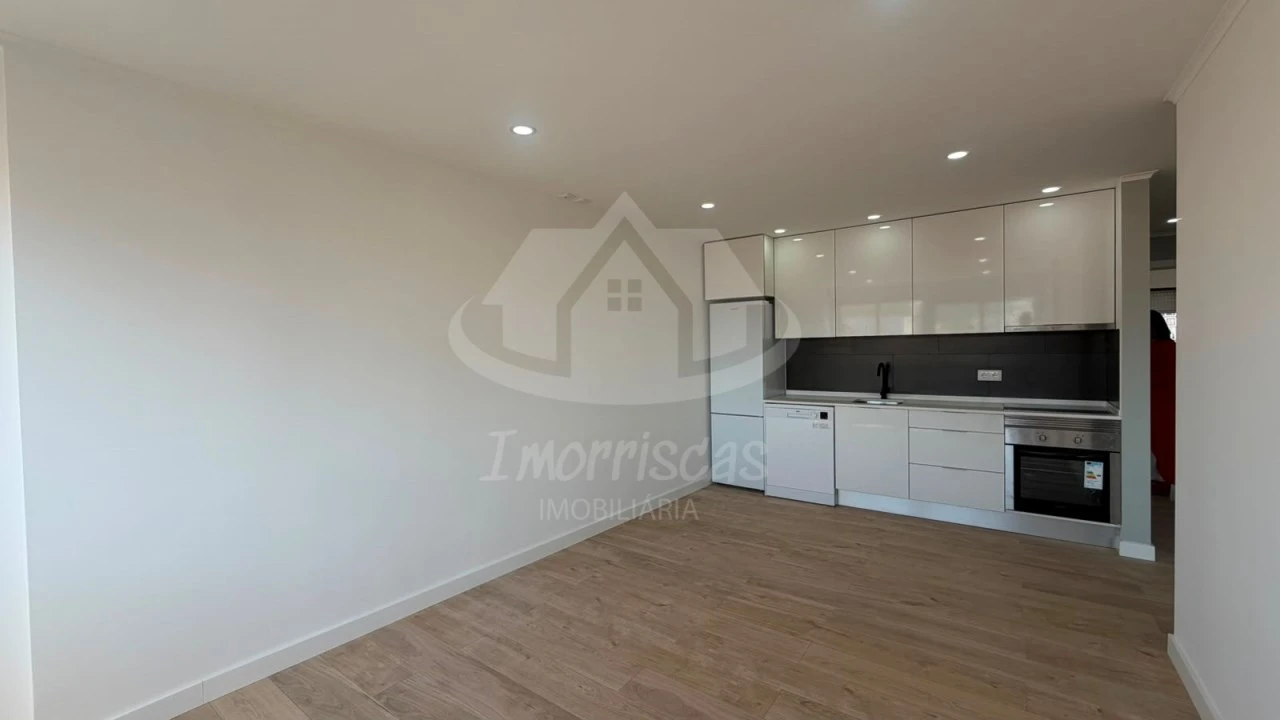 Apartamento T2 para Venda em Odivelas Foto 1